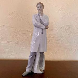 Lladro Male Doctor #8188 porcelain with box